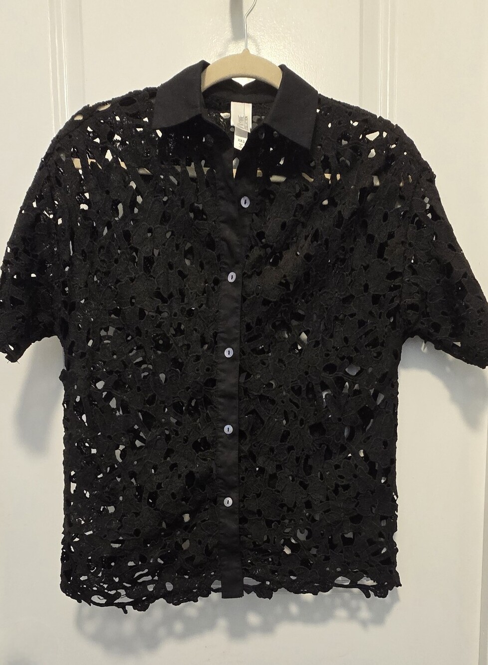 Black Lace Blouse, WynnCollecttion;  Fits Like a SMALL, See Measurements. EUC